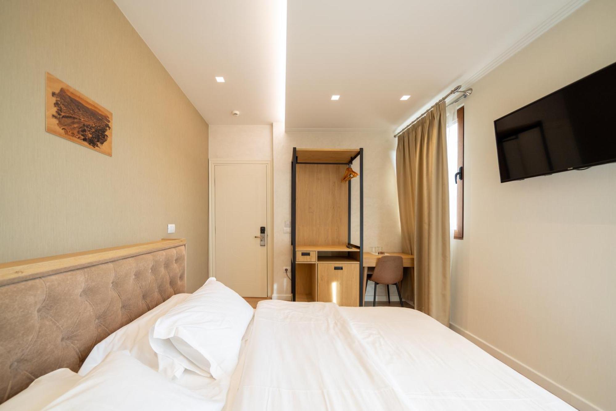 Merko Hotel Berat Bagian luar foto