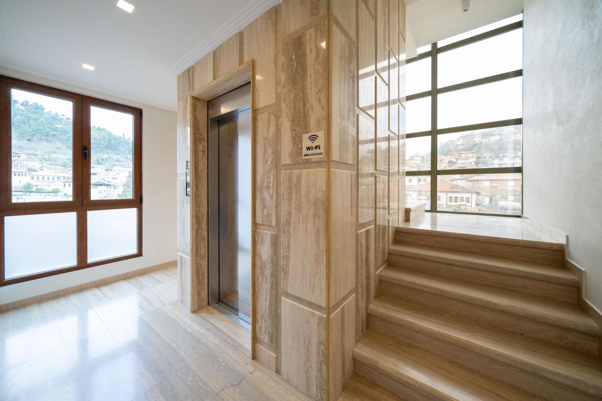 Merko Hotel Berat Bagian luar foto