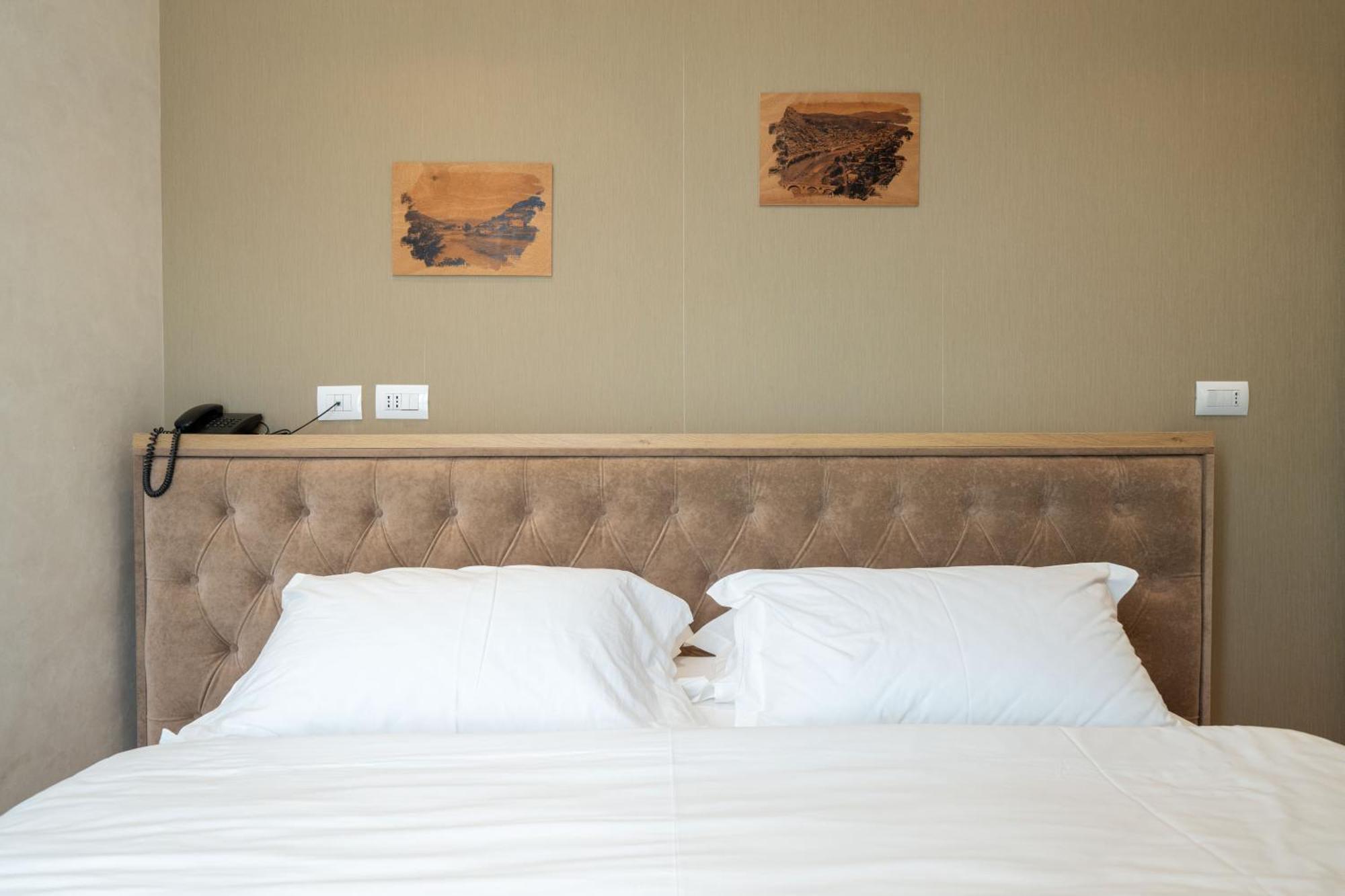 Merko Hotel Berat Bagian luar foto