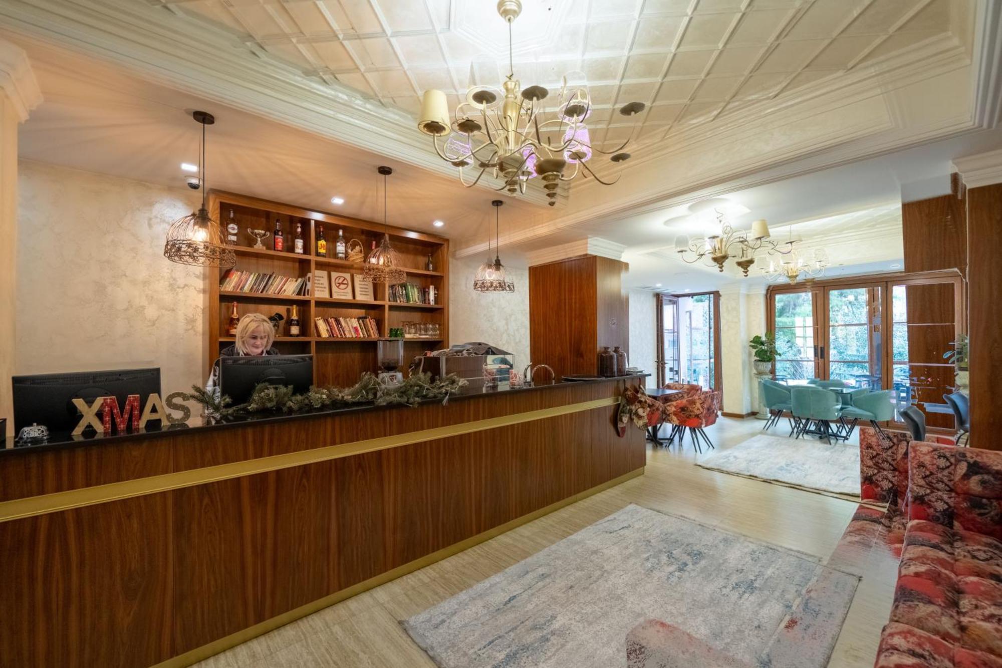 Merko Hotel Berat Bagian luar foto