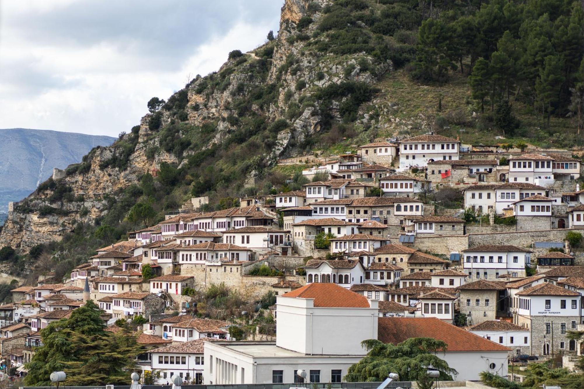 Merko Hotel Berat Bagian luar foto